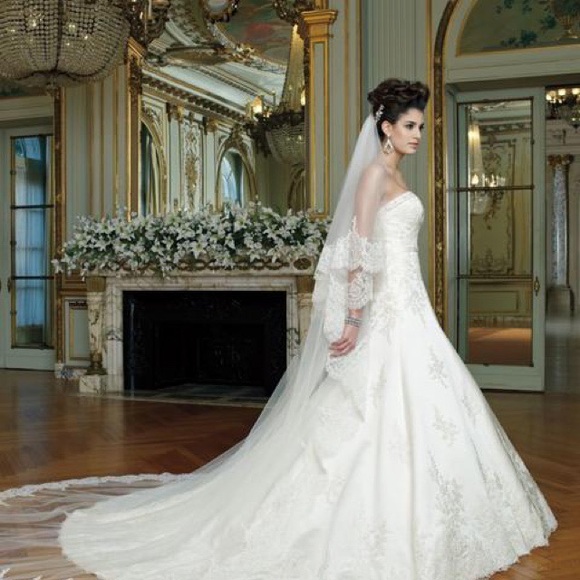 David Tutera Laney Wedding Dress - Picture 2 of 7